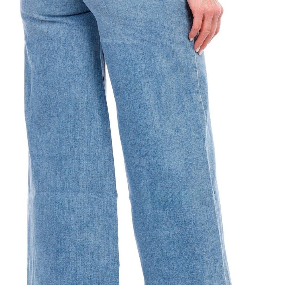 Wrangler Women's Cropped Wide-Leg Light Wash Jeans |Size 31x28| - Picture 2 of 6